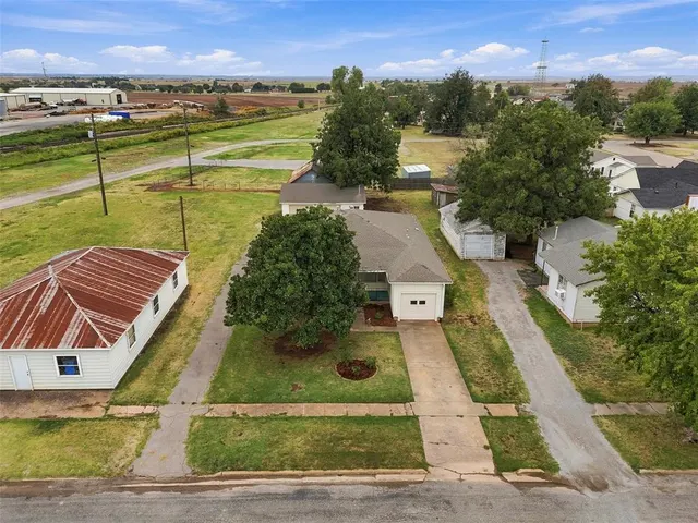 Photo 4 — 111 W Colorado Avenue, Okarche, OK 73762