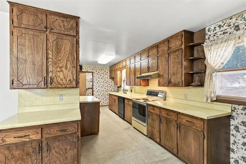 Photo 11 — 111 W Colorado Avenue, Okarche, OK 73762