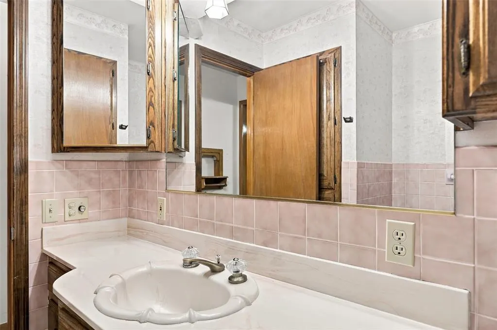 Photo 25 — 111 W Colorado Avenue, Okarche, OK 73762