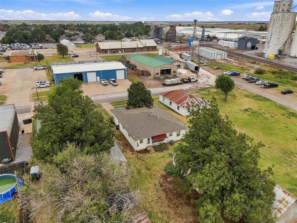 Photo 34 — 111 W Colorado Avenue, Okarche, OK 73762