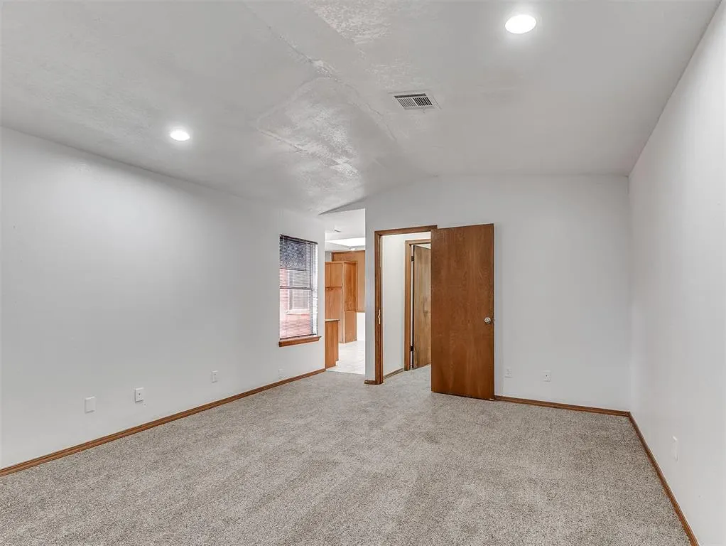 Photo 11 — 7407 Kings Manor Court, Oklahoma City, OK 73132