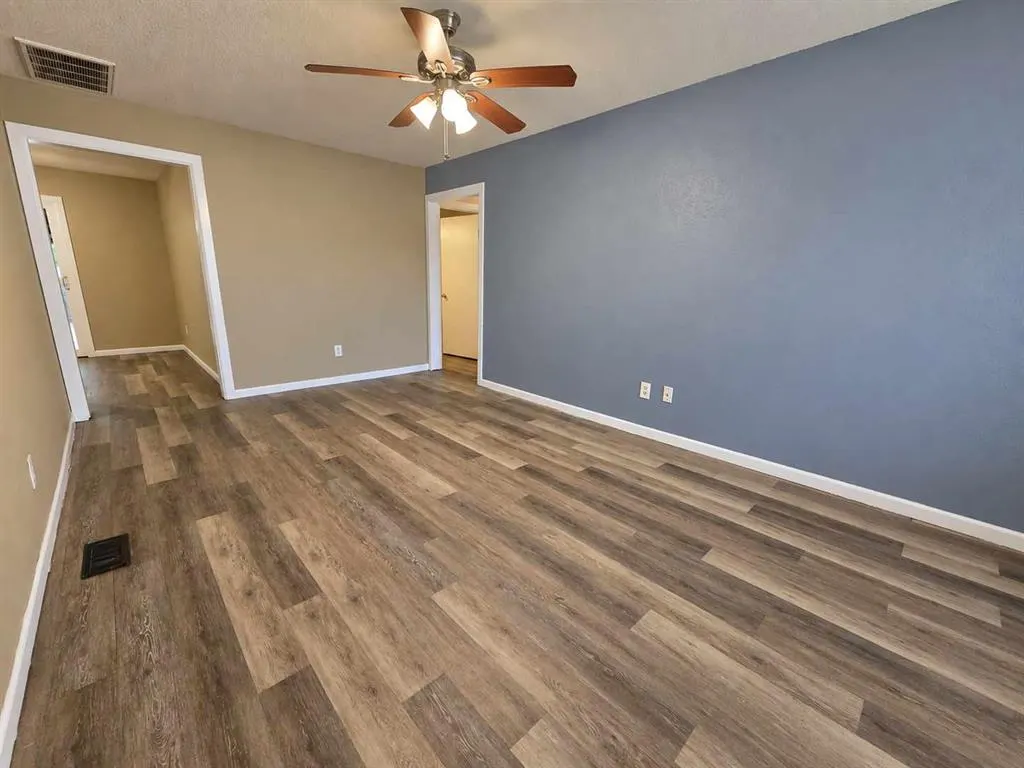 Photo 2 — 9717 NE 2nd Street, Midwest City, OK 73130