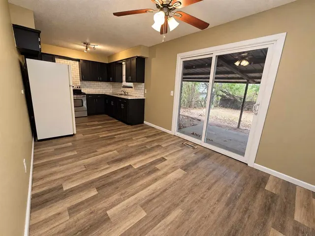Photo 4 — 9717 NE 2nd Street, Midwest City, OK 73130