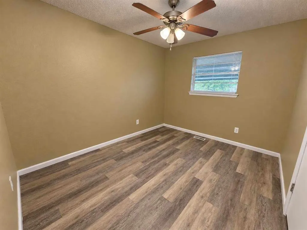 Photo 9 — 9717 NE 2nd Street, Midwest City, OK 73130