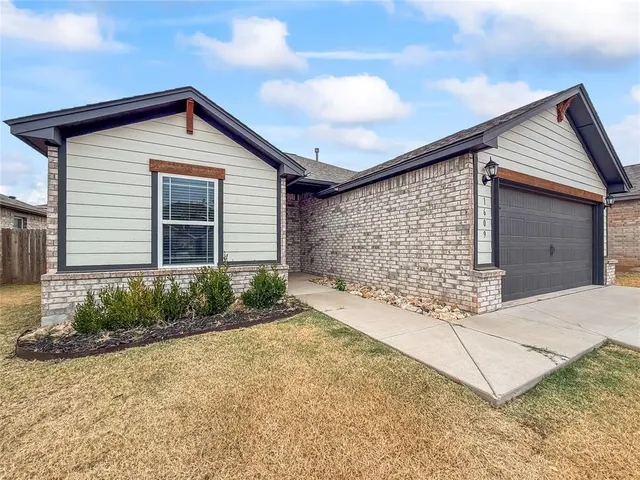 Photo 2 — 1609 Vermilion Lane, El Reno, OK 73036