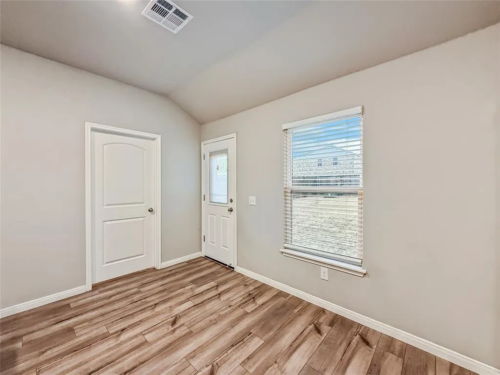 Photo 5 — 1609 Vermilion Lane, El Reno, OK 73036