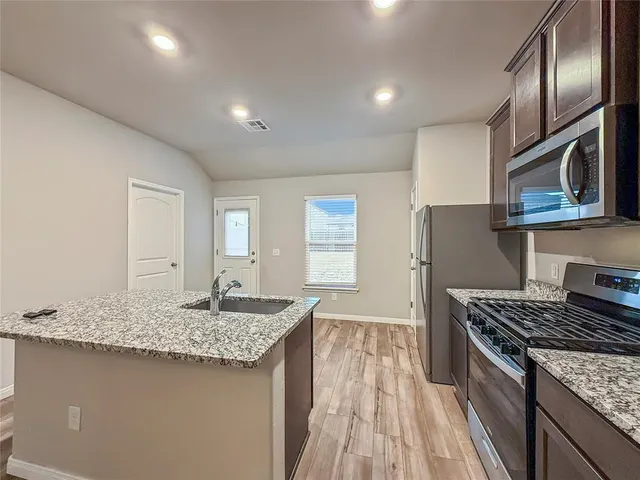 Photo 7 — 1609 Vermilion Lane, El Reno, OK 73036