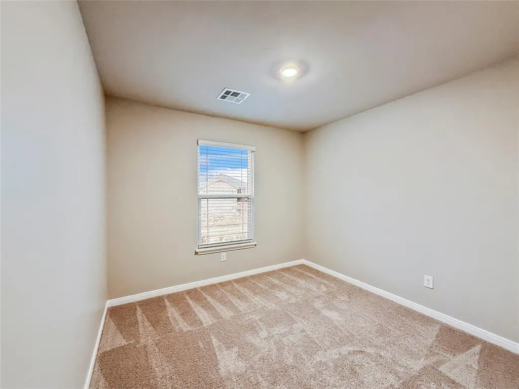 Photo 12 — 1609 Vermilion Lane, El Reno, OK 73036