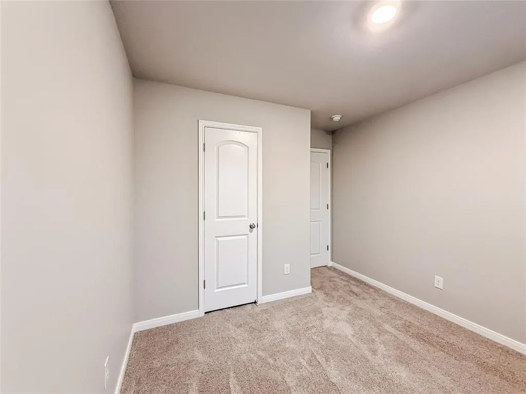 Photo 13 — 1609 Vermilion Lane, El Reno, OK 73036