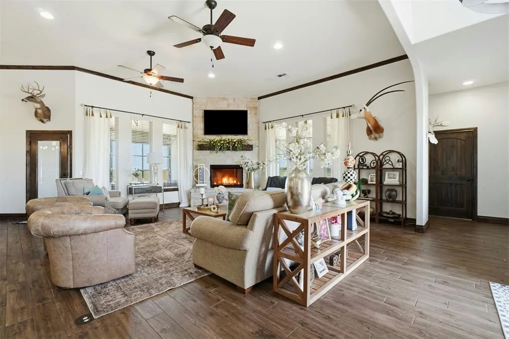 Photo 9 — 16353 S County Road 213 Road, Headrick, OK 73549