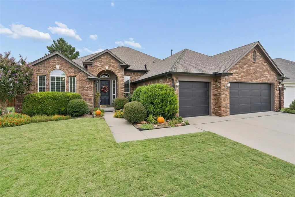 Photo 2 — 3813 Lorings Road, Norman, OK 73072