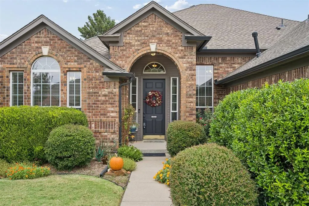 Photo 3 — 3813 Lorings Road, Norman, OK 73072