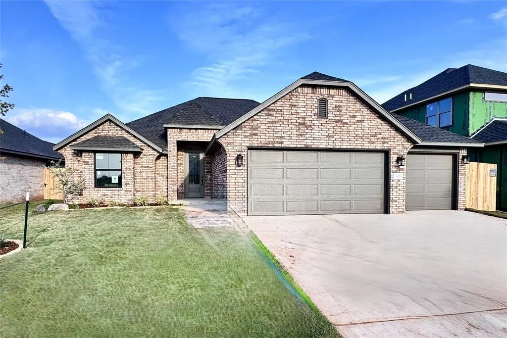 Front exterior — 16024 Navarra Way, Oklahoma City, OK 73170