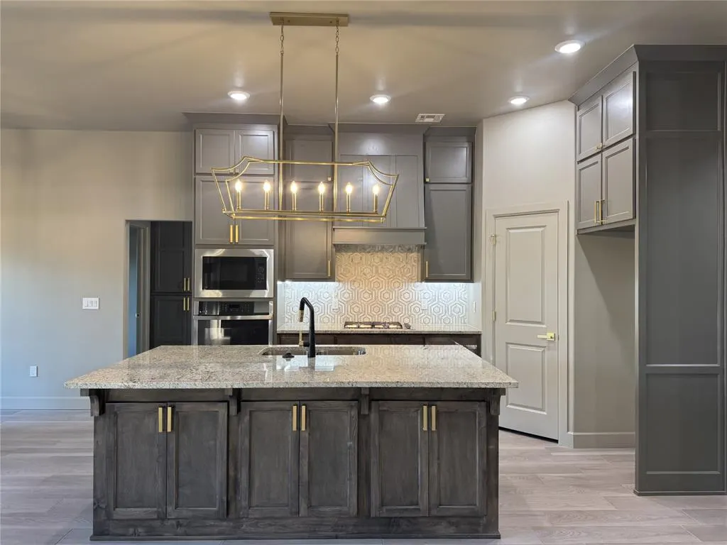 Photo 3 — 16024 Navarra Way, Oklahoma City, OK 73170