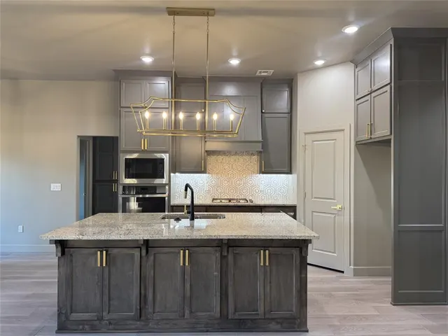Photo 3 — 16024 Navarra Way, Oklahoma City, OK 73170
