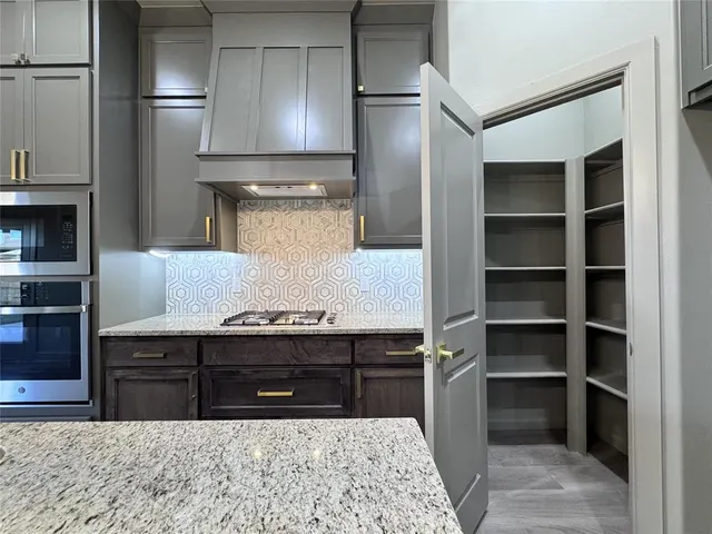 Photo 5 — 16024 Navarra Way, Oklahoma City, OK 73170