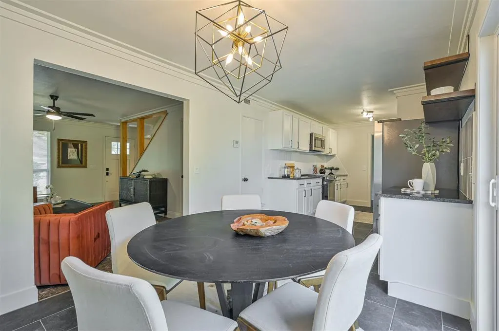 Photo 11 — 715 Harmon Circle, Moore, OK 73160