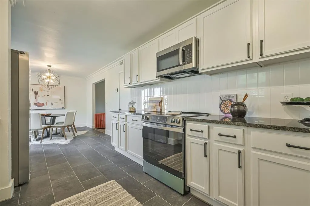 Photo 16 — 715 Harmon Circle, Moore, OK 73160