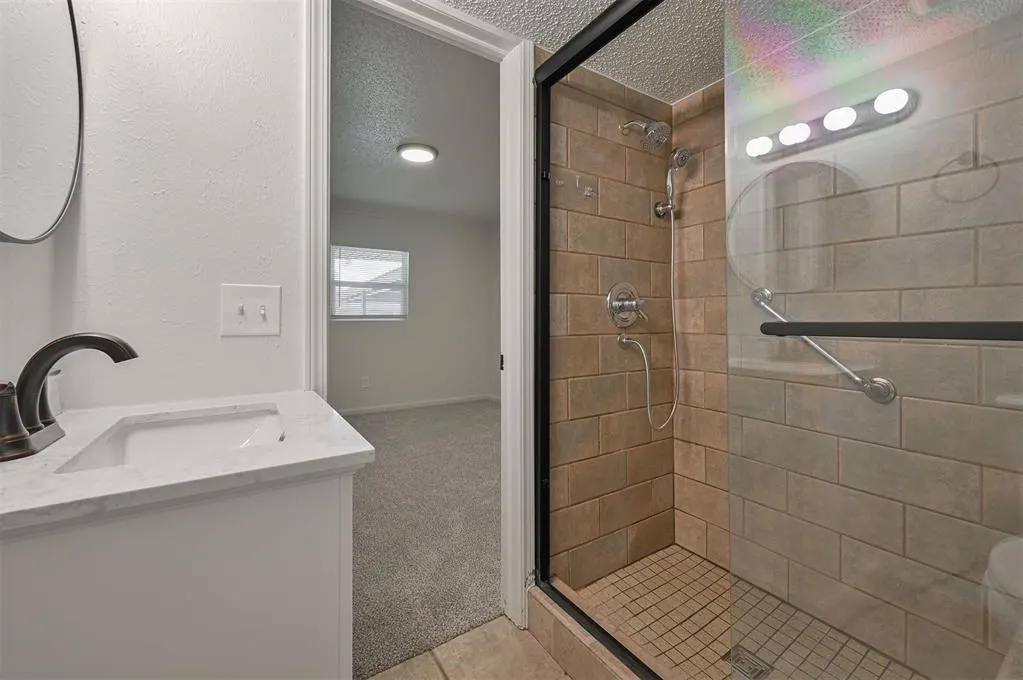Photo 21 — 715 Harmon Circle, Moore, OK 73160