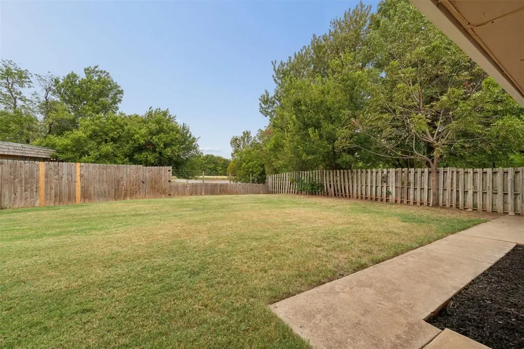 Photo 29 — 11712 NW 117th Street, Yukon, OK 73099