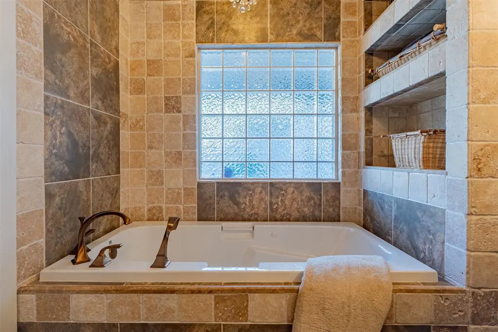 Photo 14 — 3900 Turtle Creek Road, Moore, OK 73160