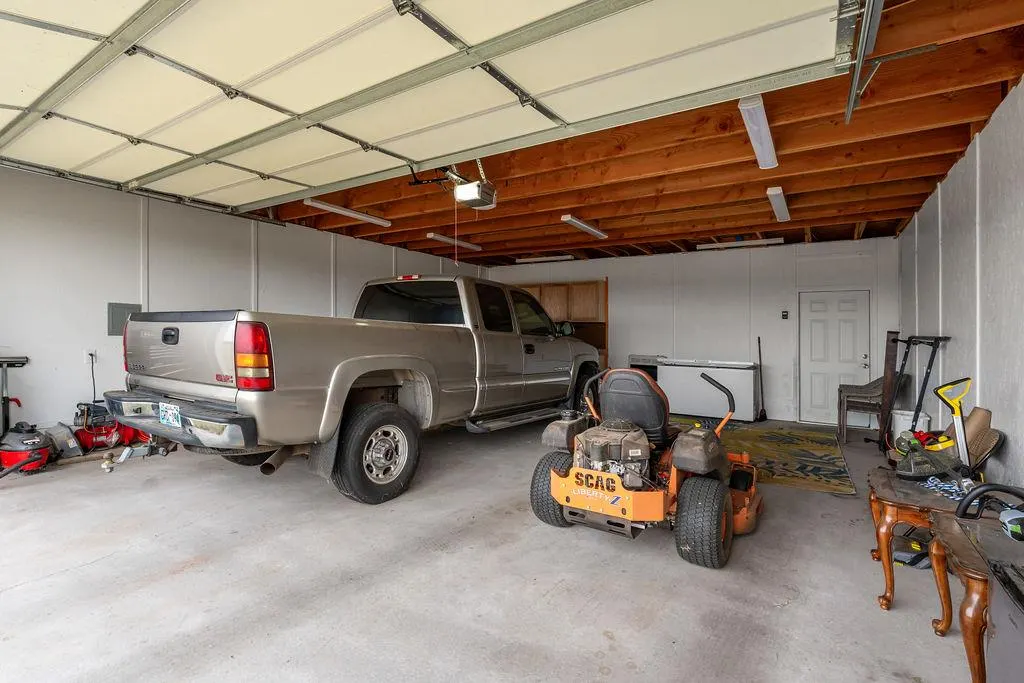 Photo 41 — 104854 S Highway 102, McLoud, OK 74851