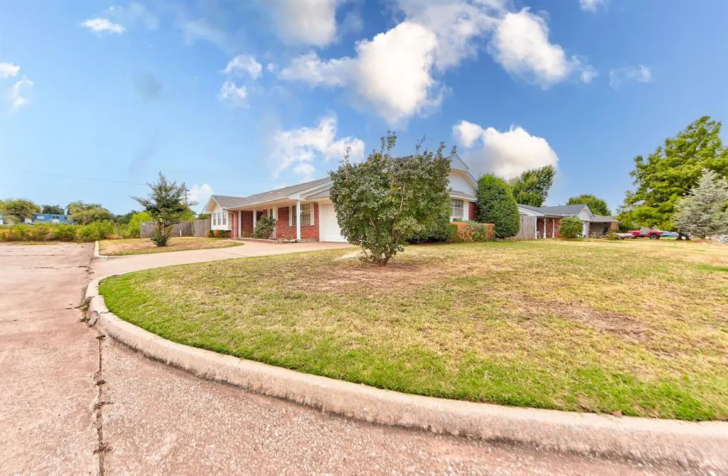 Photo 4 — 7400 NW 26th Street, Bethany, OK 73008