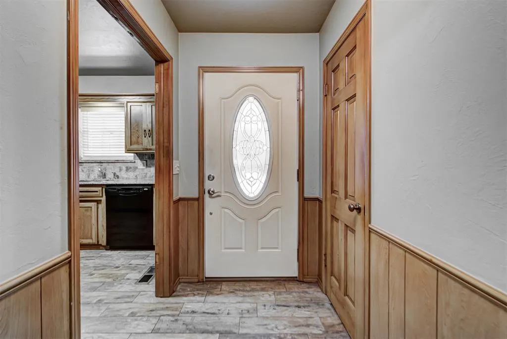 Photo 8 — 7400 NW 26th Street, Bethany, OK 73008