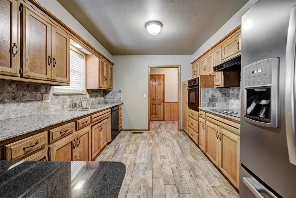 Photo 18 — 7400 NW 26th Street, Bethany, OK 73008