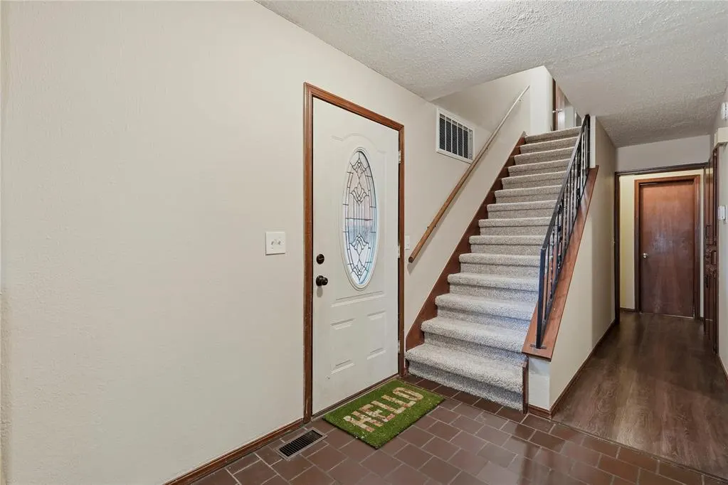 Photo 3 — 1701 Camelot Drive, Norman, OK 73069
