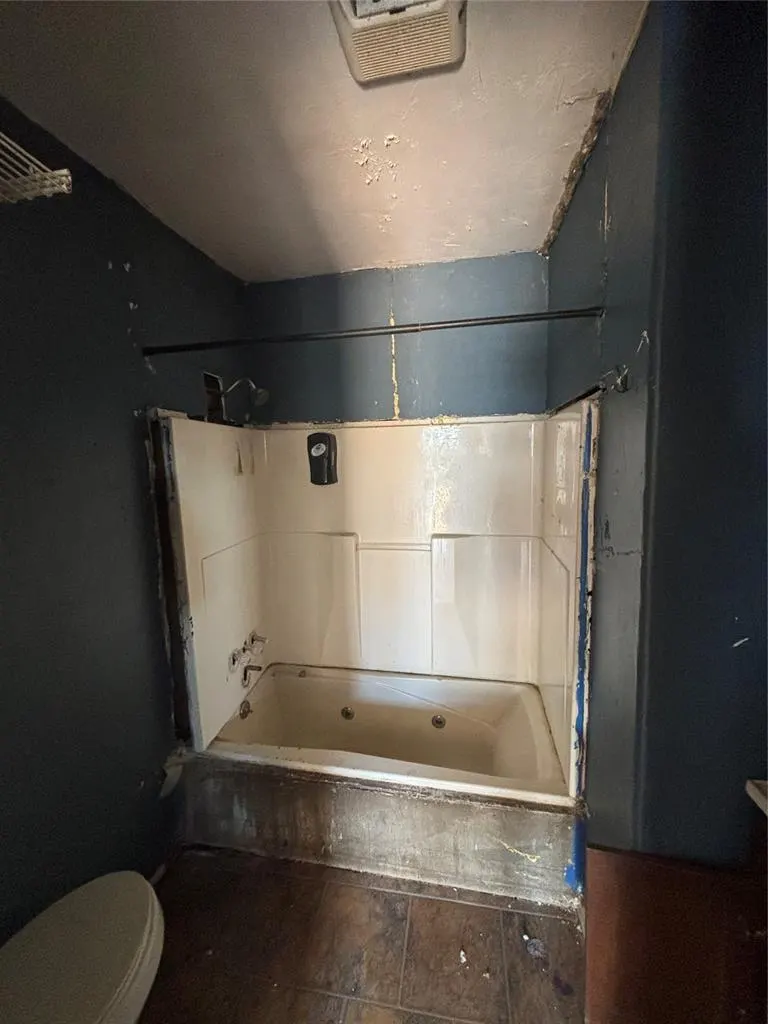 Photo 3 — 104 Valley View Drive, Shawnee, OK 74804