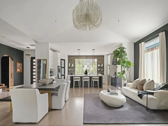 Photo 6 — 2729 W Country Club Drive, Oklahoma City, OK 73116