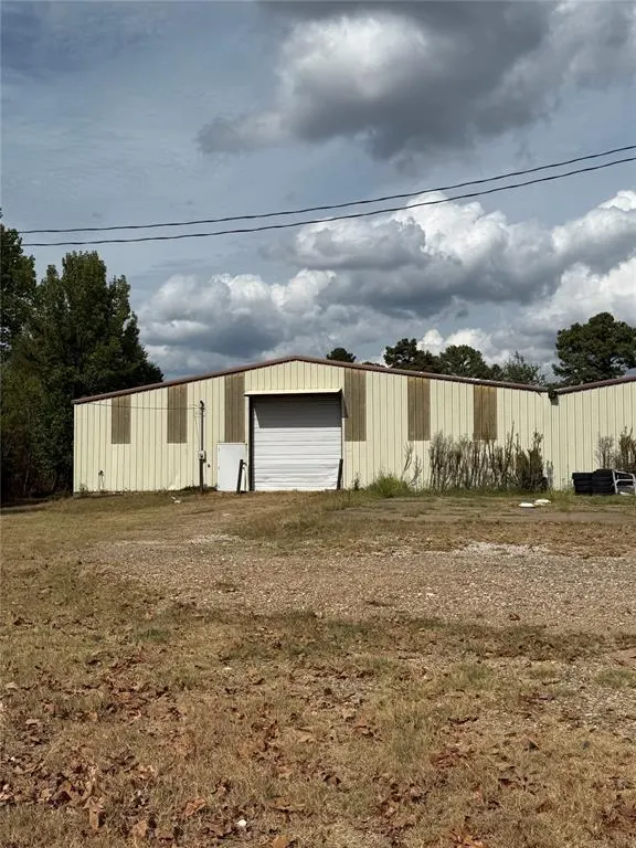Photo 2 — 2002 S Park Drive, Broken Bow, OK 74728