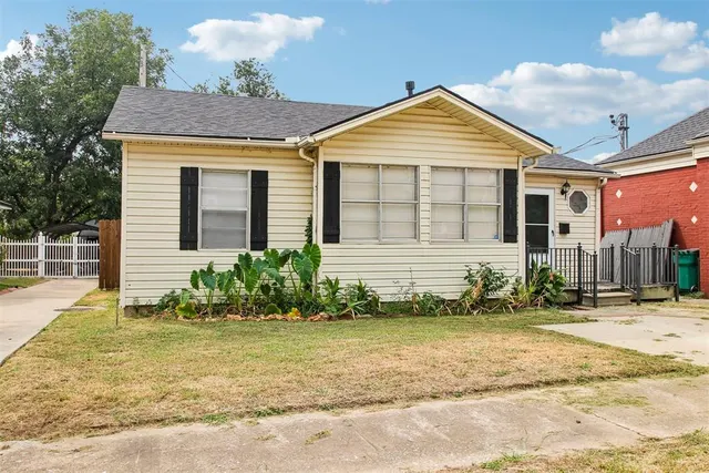 Photo 2 — 3034 NW 19th Street, Oklahoma City, OK 73107
