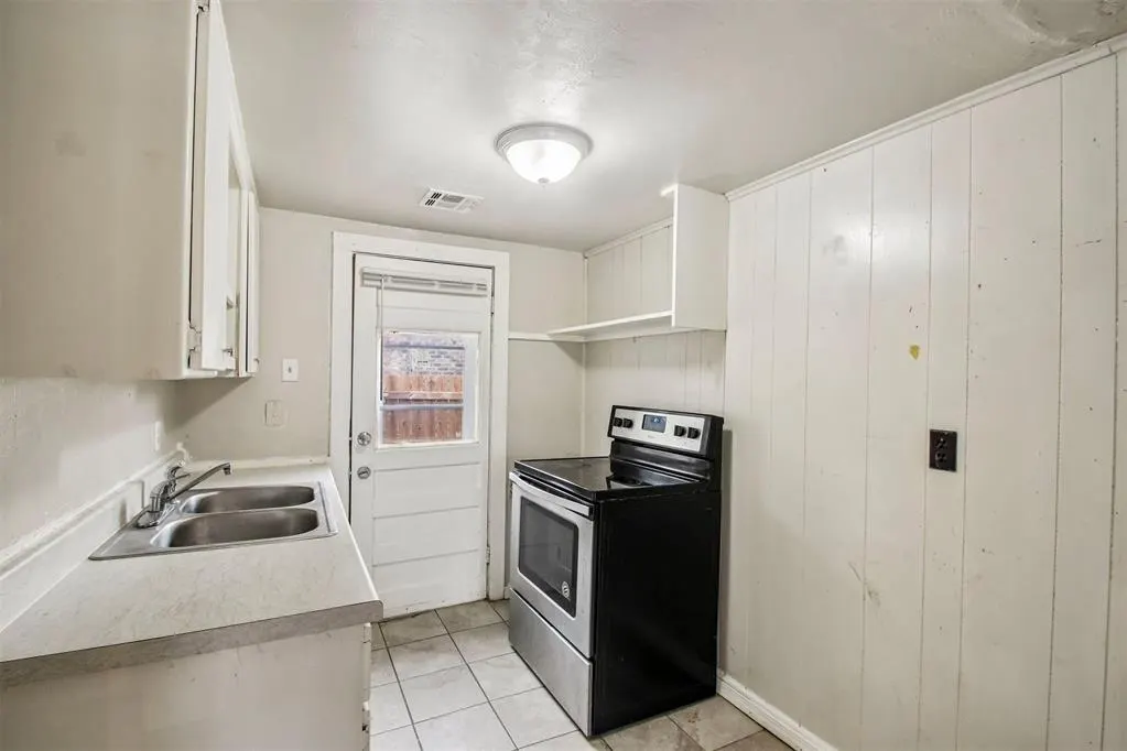 Photo 15 — 3034 NW 19th Street, Oklahoma City, OK 73107