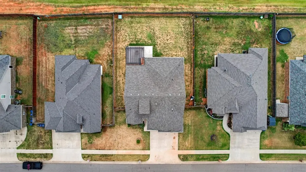Photo 6 — 11108 SW 32nd Street, Yukon, OK 73099