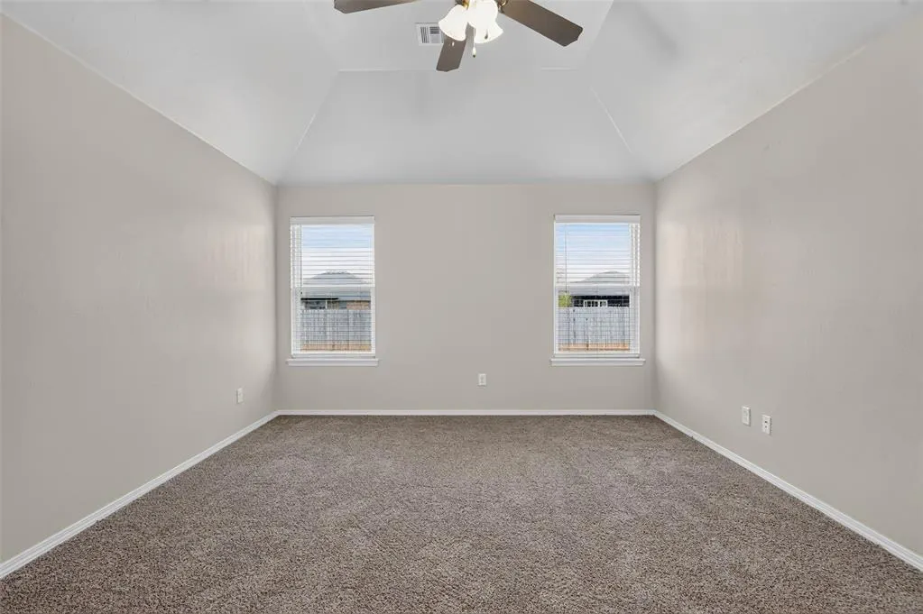 Photo 21 — 11108 SW 32nd Street, Yukon, OK 73099