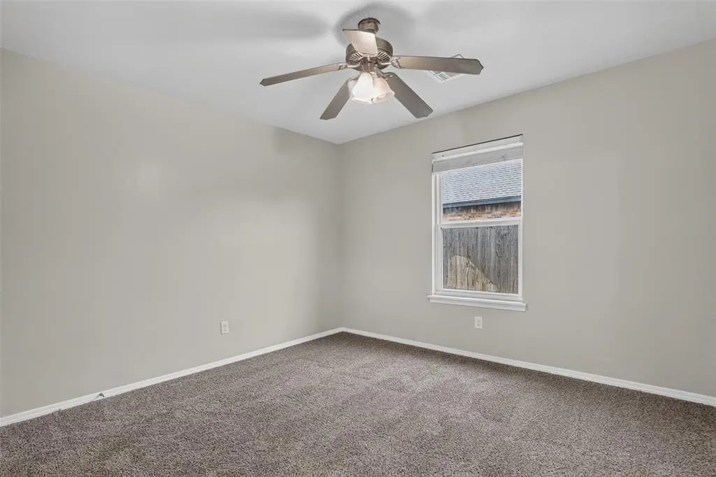 Photo 33 — 11108 SW 32nd Street, Yukon, OK 73099