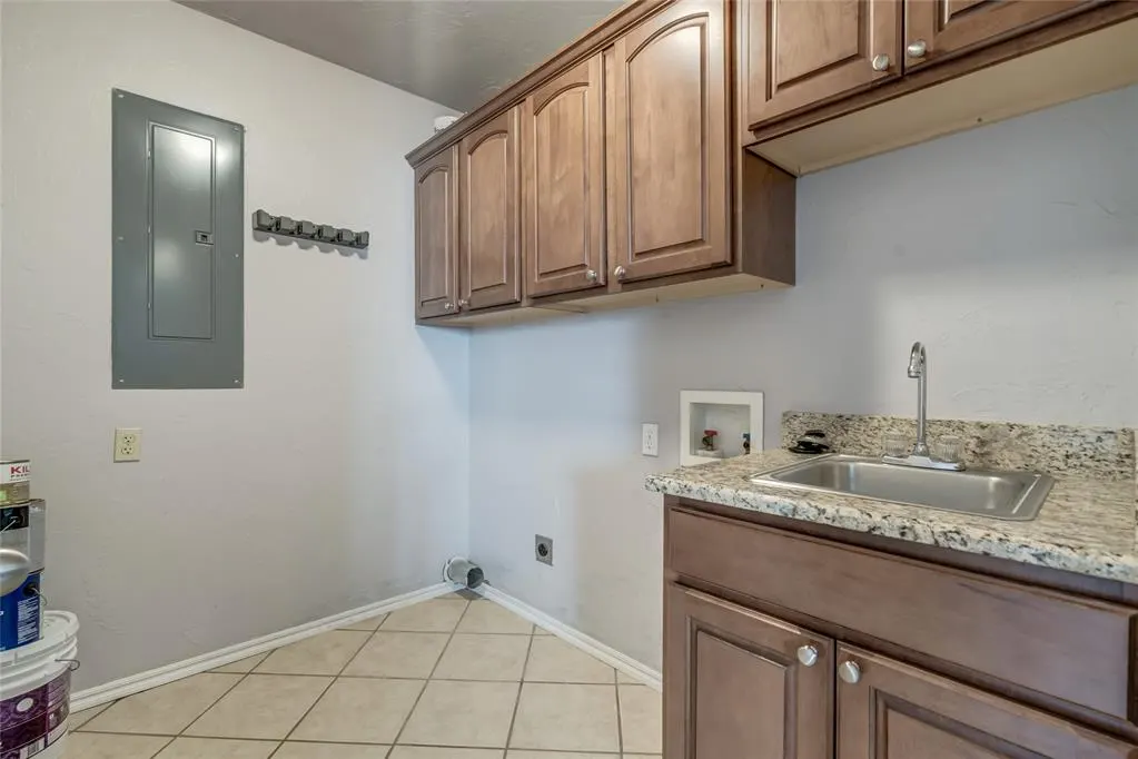 Photo 15 — 616 E Washington Avenue, Guthrie, OK 73044
