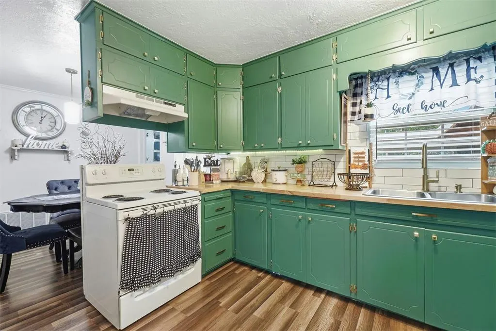 Photo 12 — 615 N Lowe Street, Hobart, OK 73651