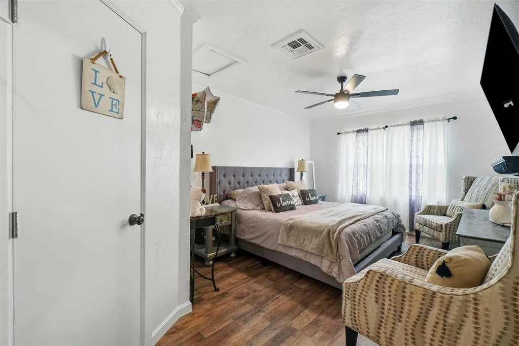 Photo 17 — 615 N Lowe Street, Hobart, OK 73651
