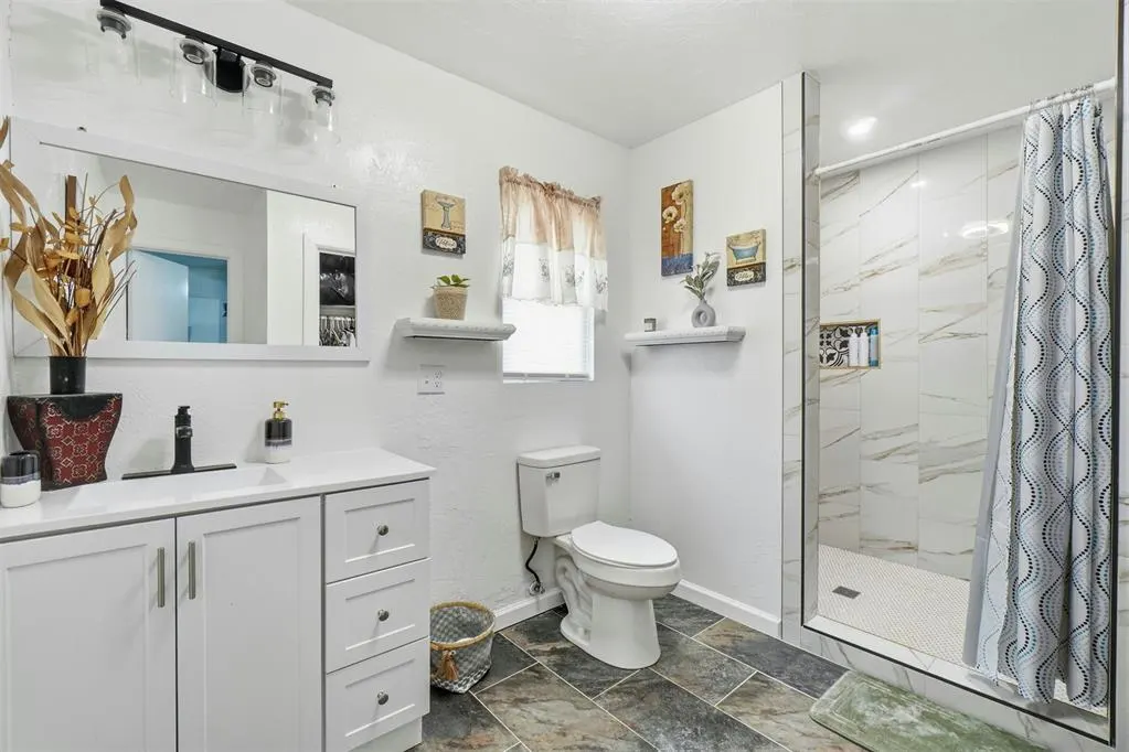 Photo 29 — 615 N Lowe Street, Hobart, OK 73651