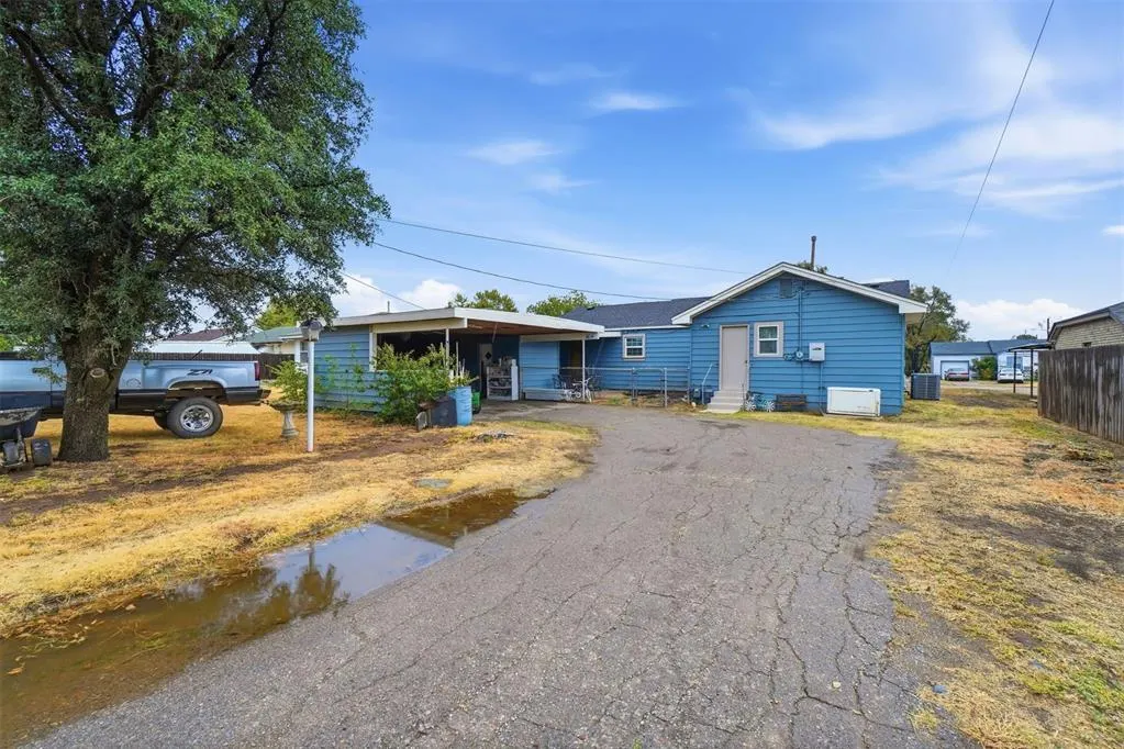 Photo 32 — 615 N Lowe Street, Hobart, OK 73651