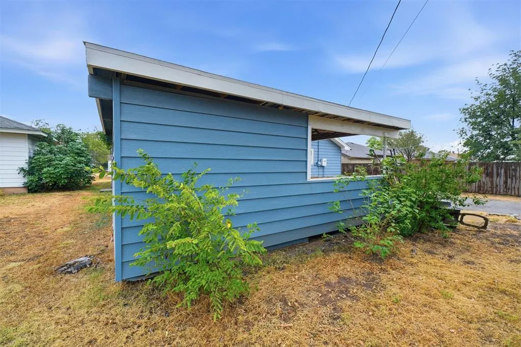 Photo 33 — 615 N Lowe Street, Hobart, OK 73651
