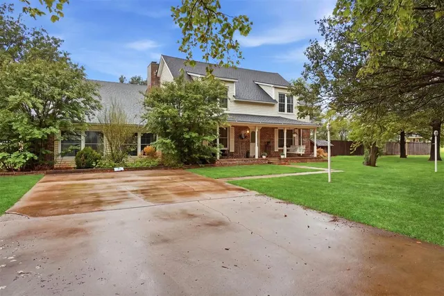 Photo 2 — 10935 N 2080 Road, Canute, OK 73626