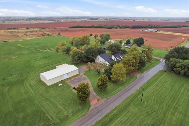 Photo 4 — 10935 N 2080 Road, Canute, OK 73626