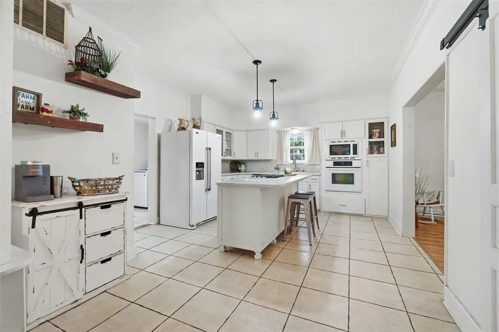 Photo 12 — 10935 N 2080 Road, Canute, OK 73626