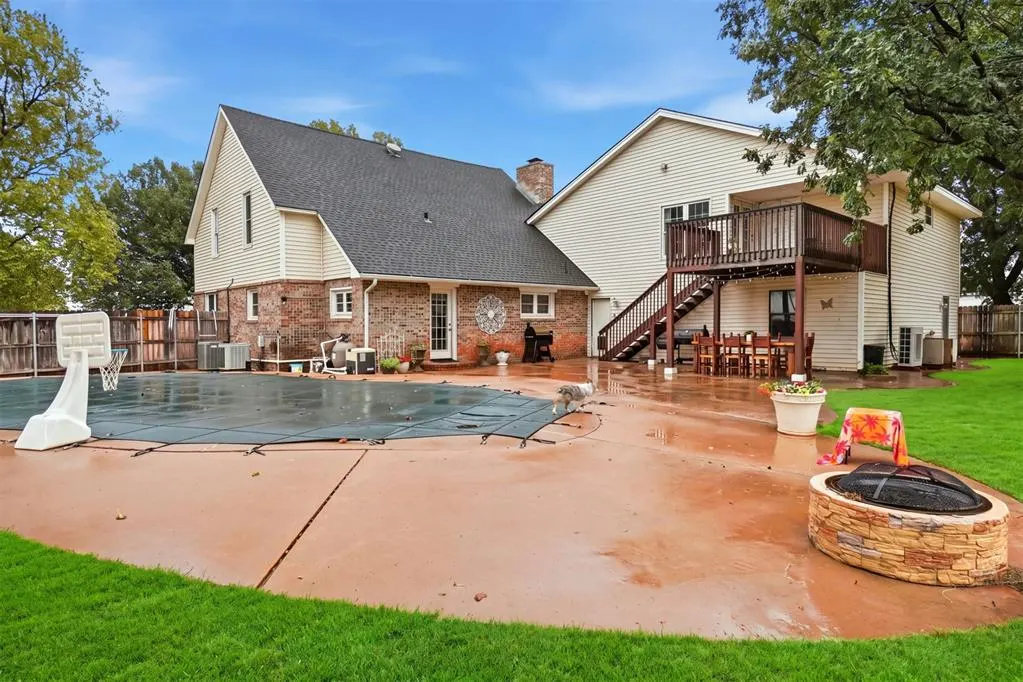 Photo 34 — 10935 N 2080 Road, Canute, OK 73626