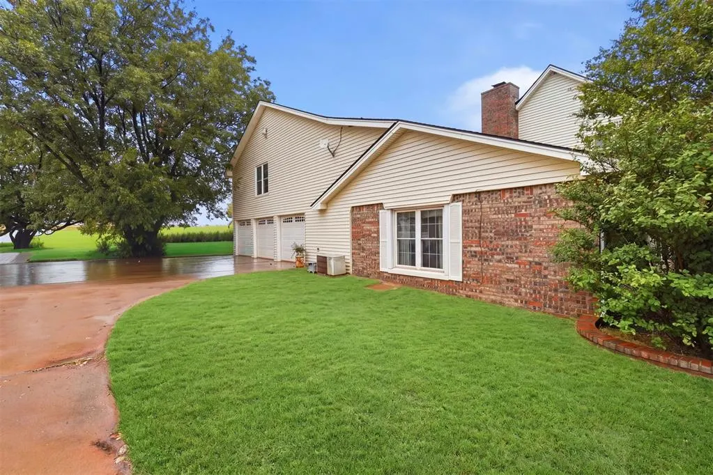 Photo 35 — 10935 N 2080 Road, Canute, OK 73626