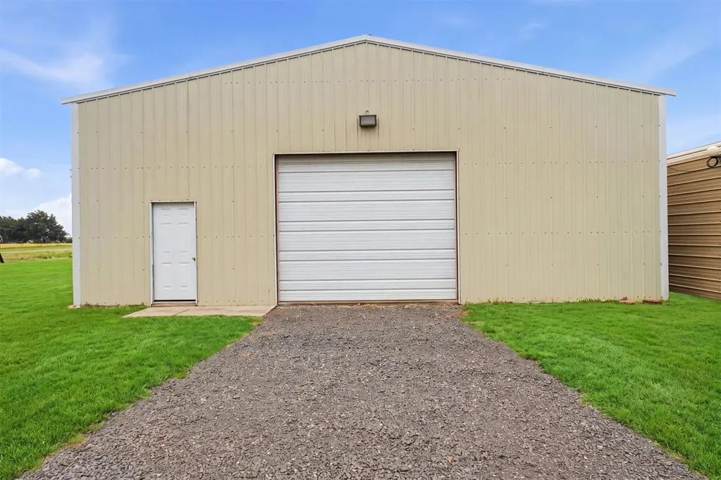 Photo 37 — 10935 N 2080 Road, Canute, OK 73626